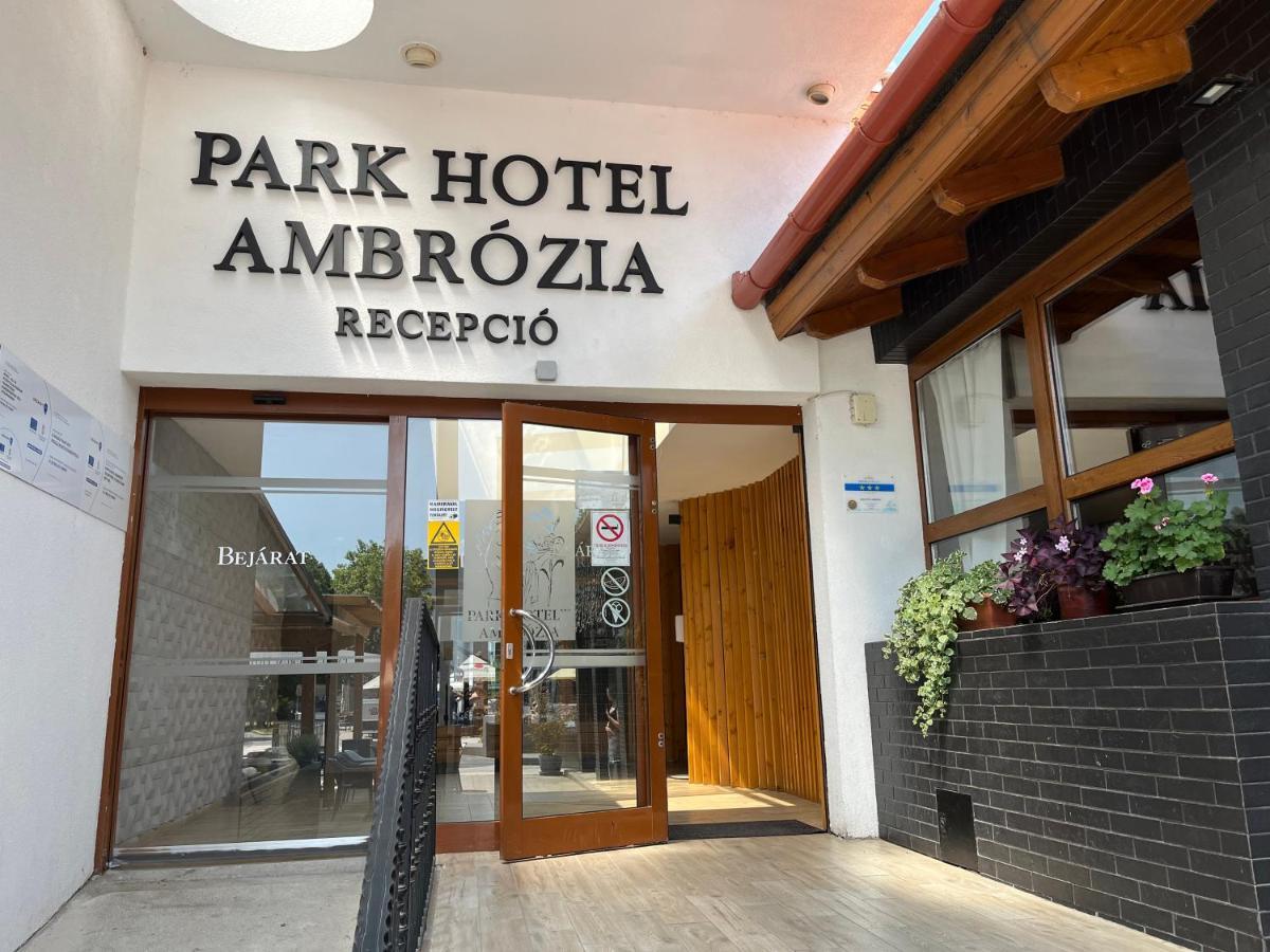 Park Hotel Ambrozia Hajdúszoboszló Esterno foto